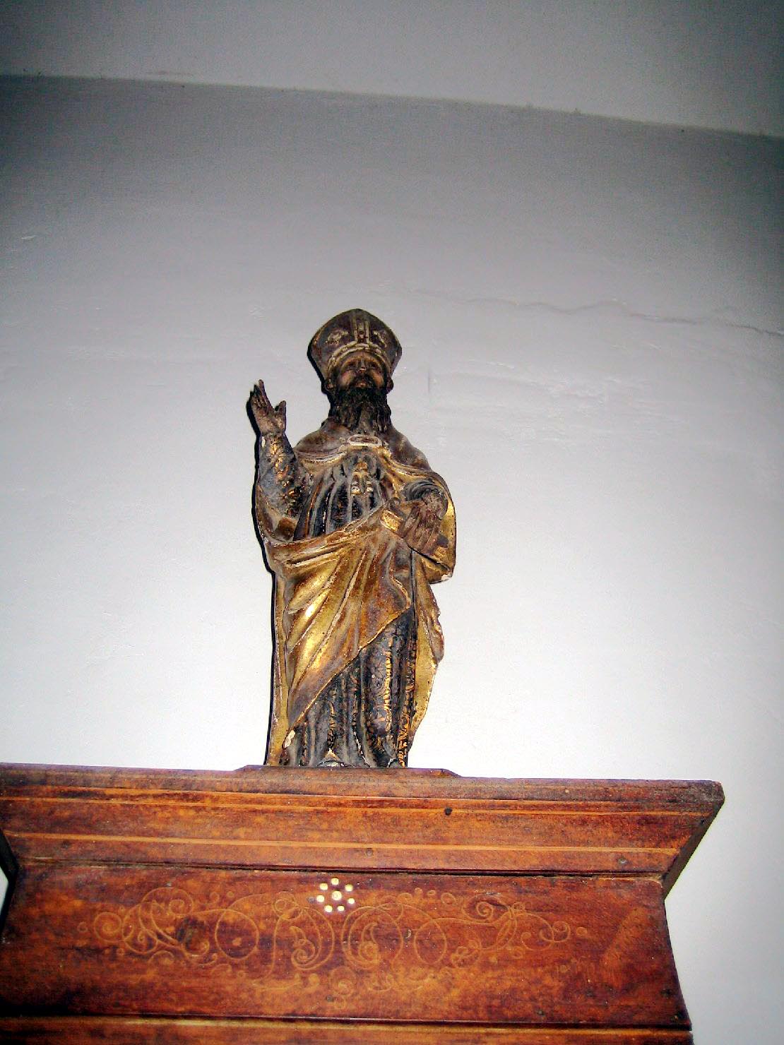Santo vescovo (statua) - bottega sardo-iberica (inizio sec. XVII)