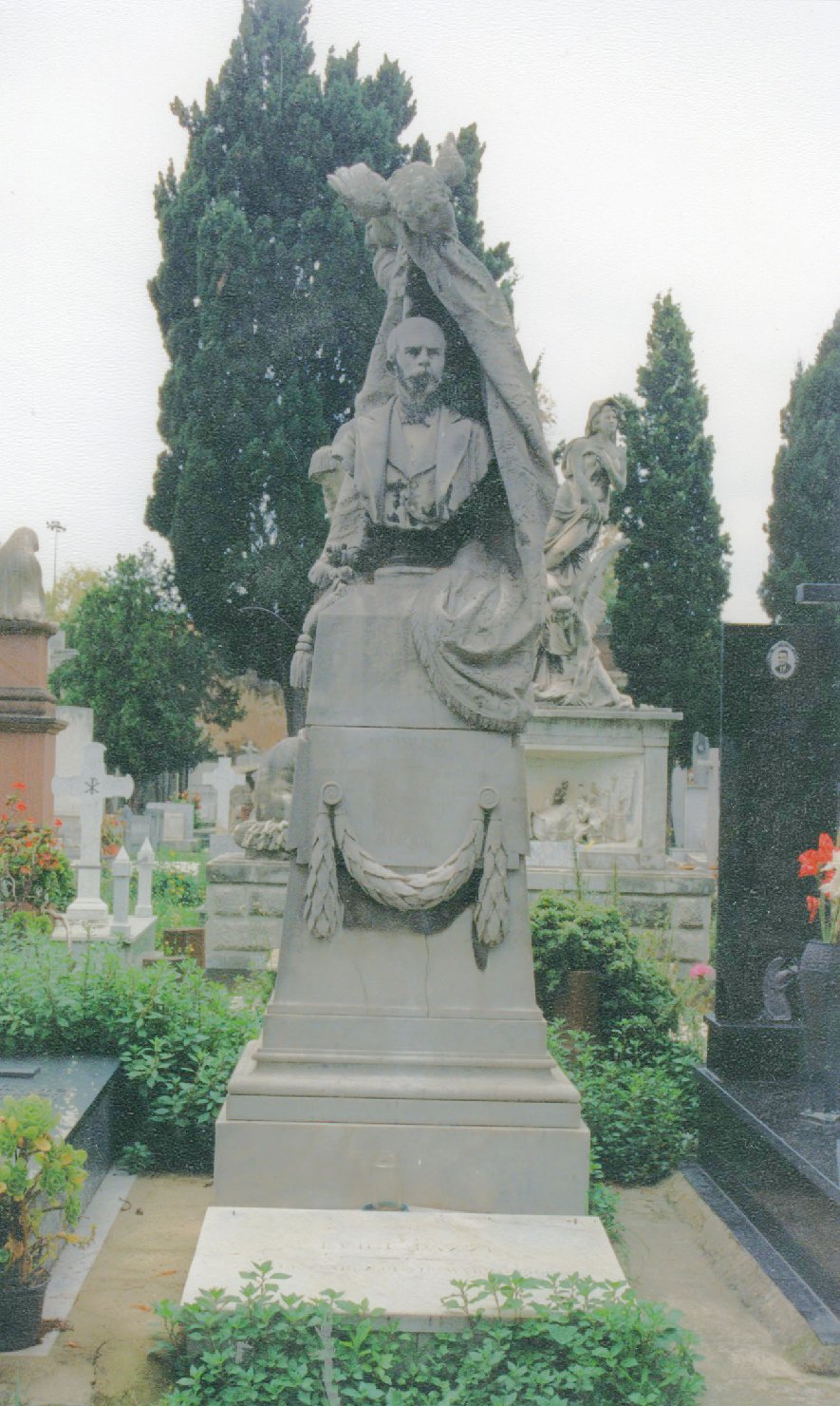 ritratto di Giovanni Pazzi, busto ritratto d'uomo (monumento funebre) di Sartorio Giuseppe (seconda metà sec. XIX)