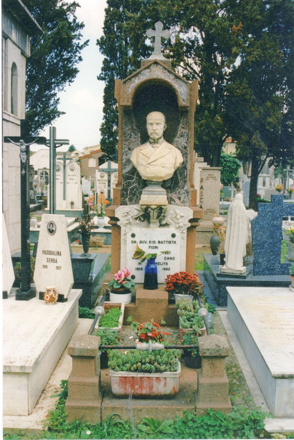 ritratto di Giovanni Battista Fiori, busto ritratto d'uomo (monumento funebre) di Caprino Lorenzo (fine sec. XIX)