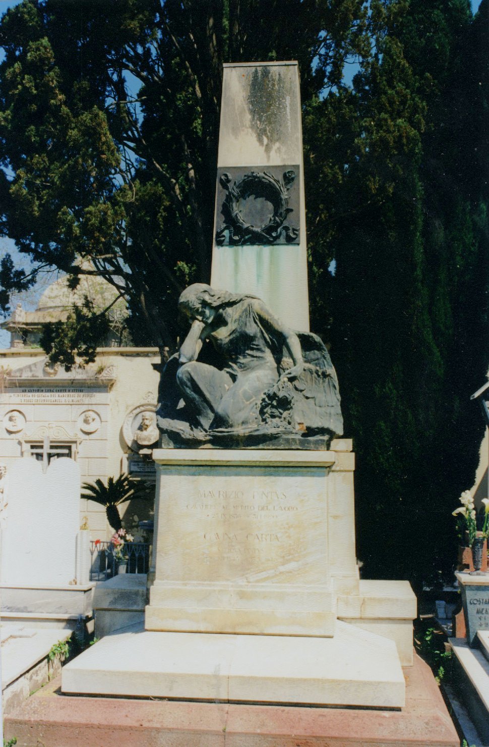 angelo (monumento funebre) di Rutelli Mario (primo quarto sec. XX)