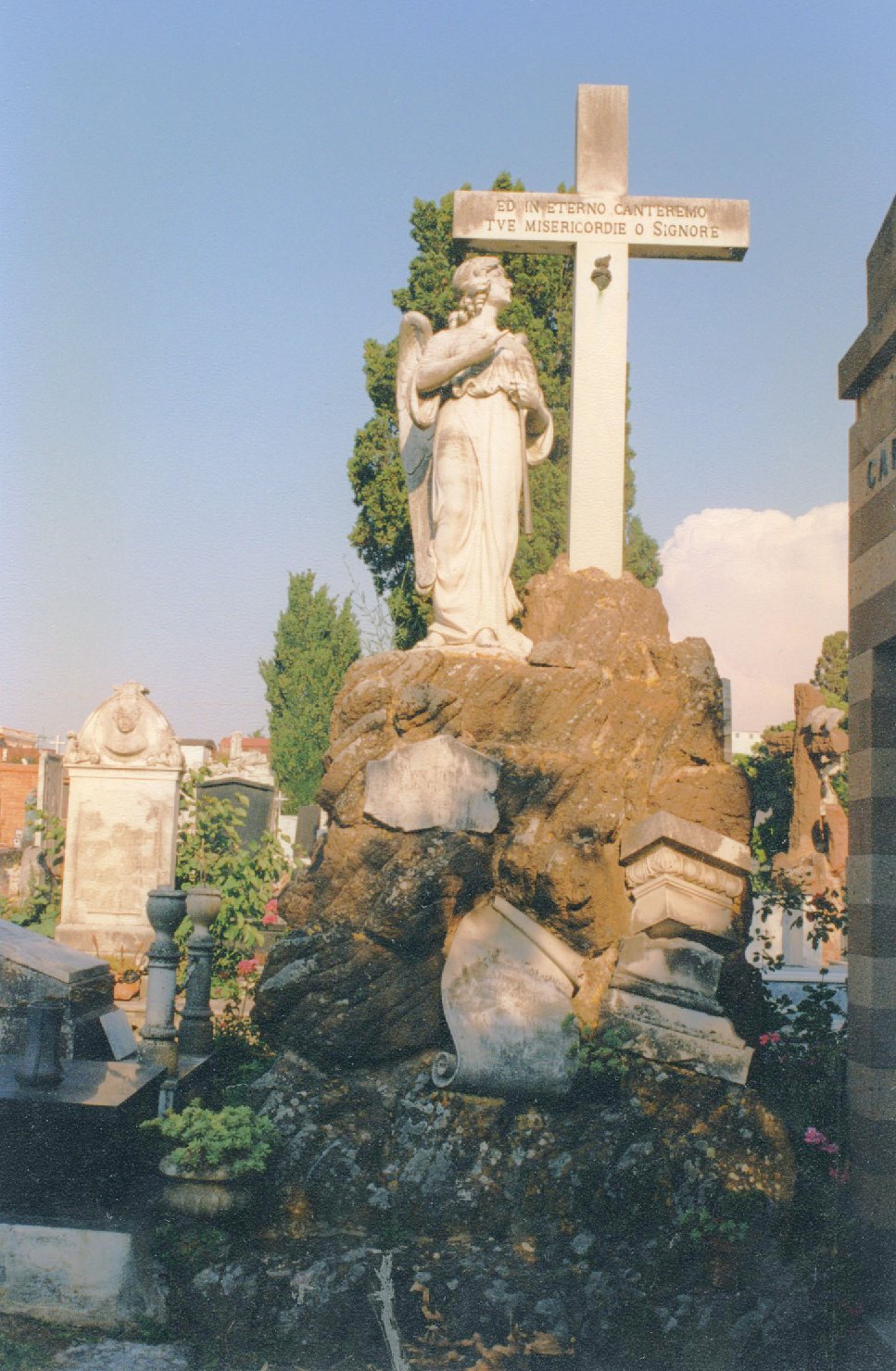 angelo (monumento funebre) di Sartorio Ettore (primo quarto sec. XX)