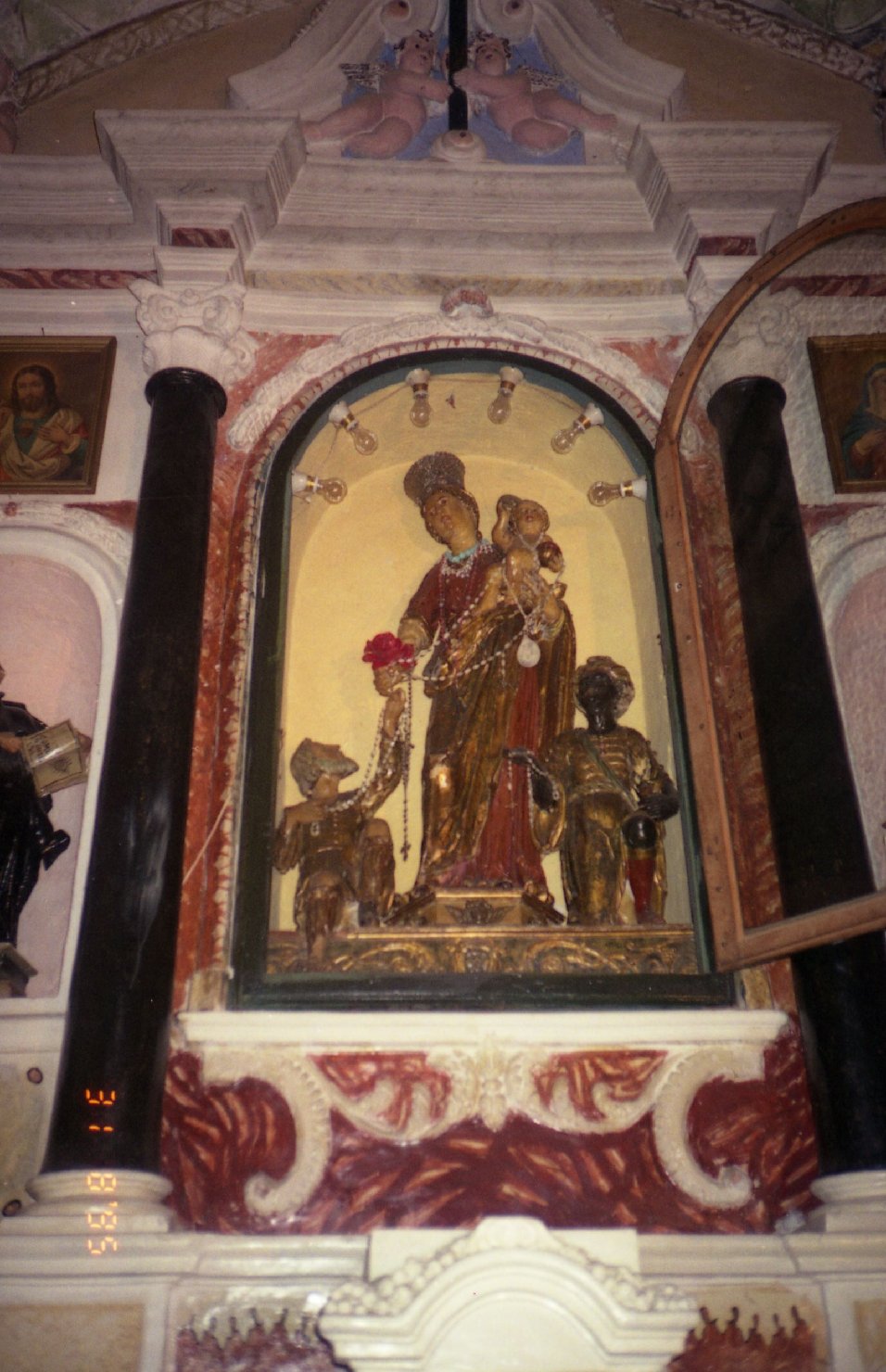 Nostra Signora d'Itria, Madonna con Bambino e devoti (gruppo scultoreo) - bottega napoletana (sec. XVII)