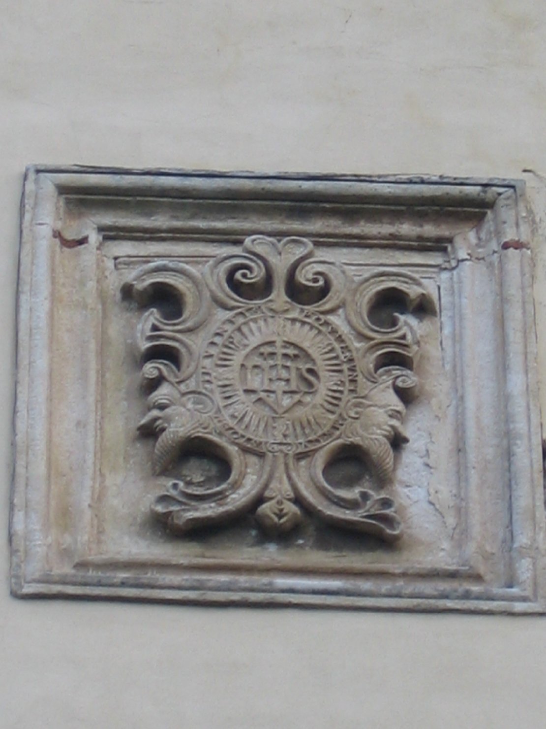 stemma dell'Ordine gesuitico (rilievo) - bottega sarda (sec. XVII)