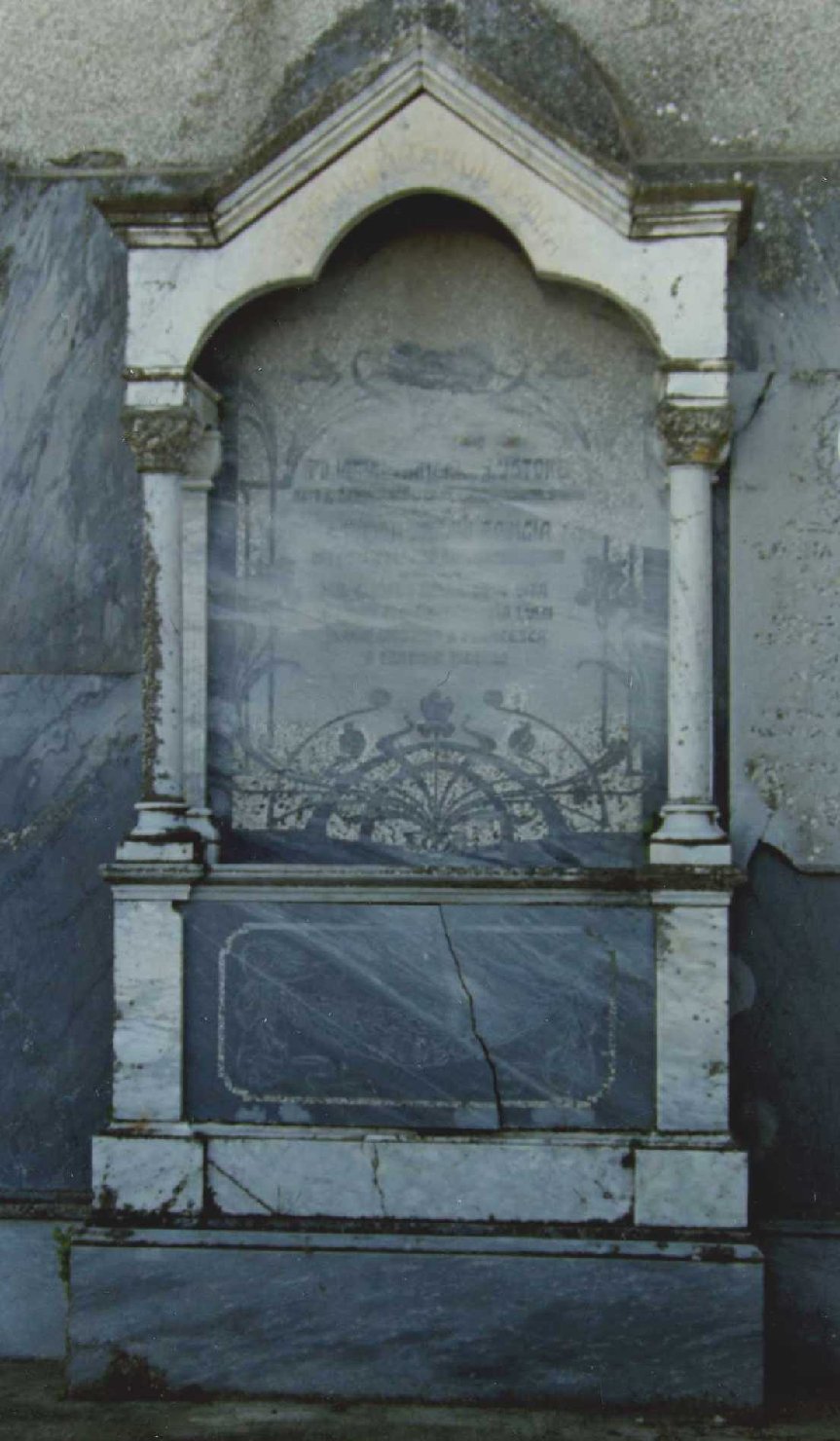 monumento funebre - a edicola - bottega sarda (primo quarto sec. XX)