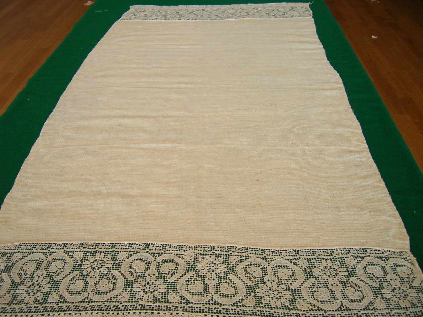 tela ricamata, accessori tessili - ambito sardo (sec. XIX)