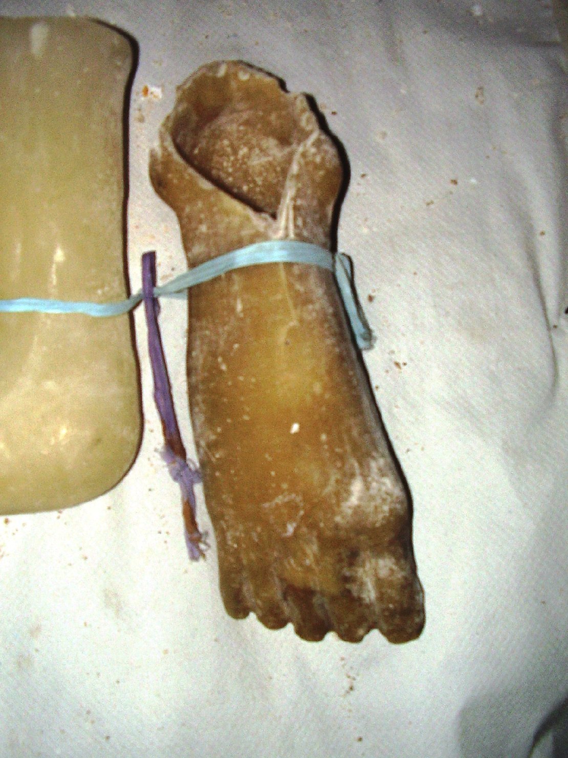 piede (ex voto anatomico) - ambito sardo (sec. XX prima metà)
