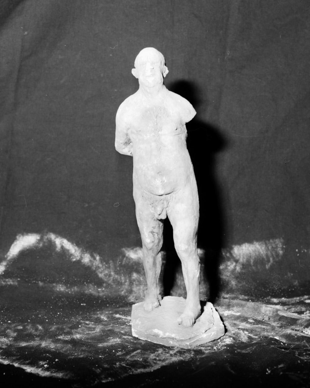 Umanità, nudo maschile (scultura, elemento d'insieme) di Griselli Italo Orlando (sec. XX)
