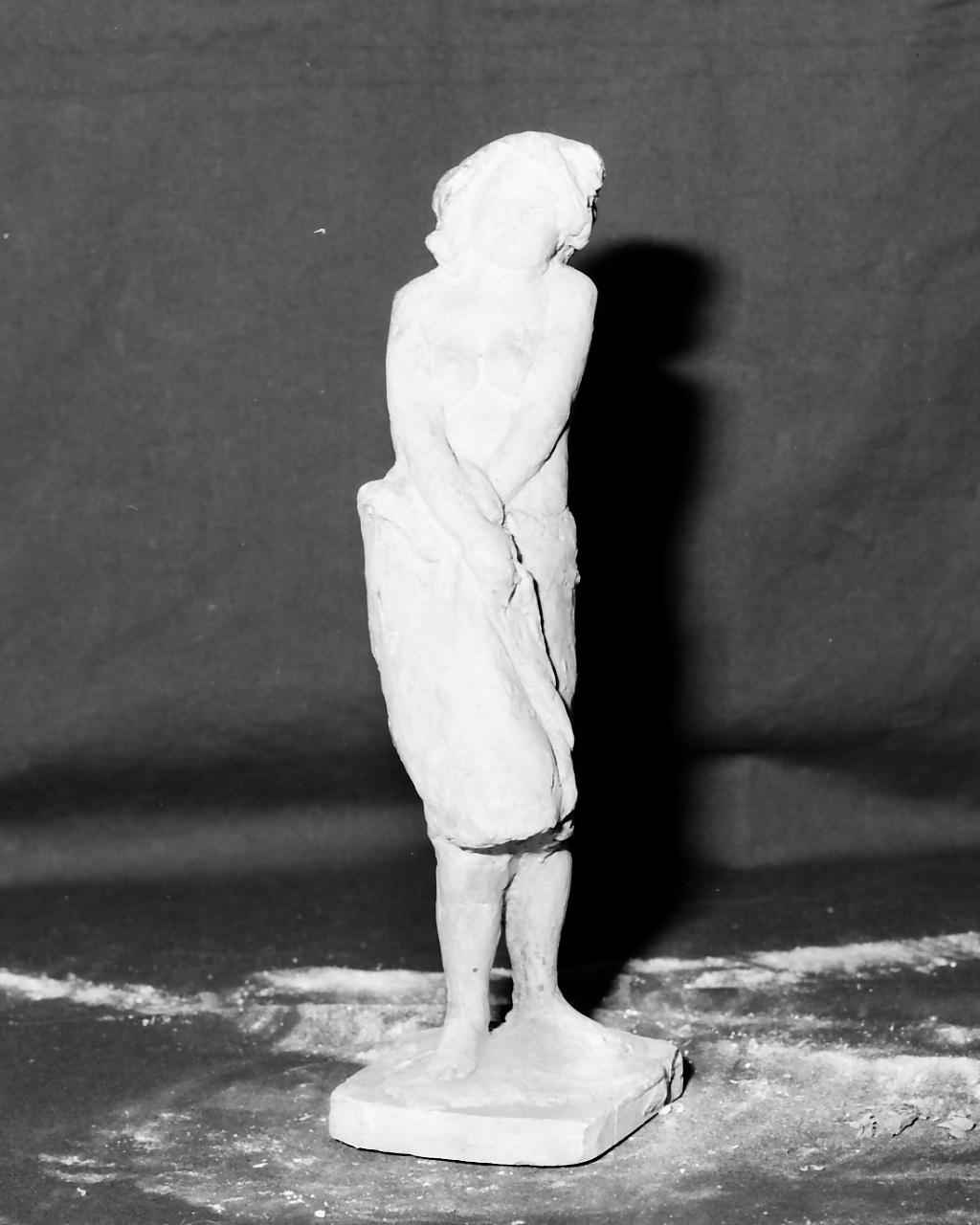 figura femminile nuda (scultura, elemento d'insieme) di Griselli Italo Orlando (sec. XX)