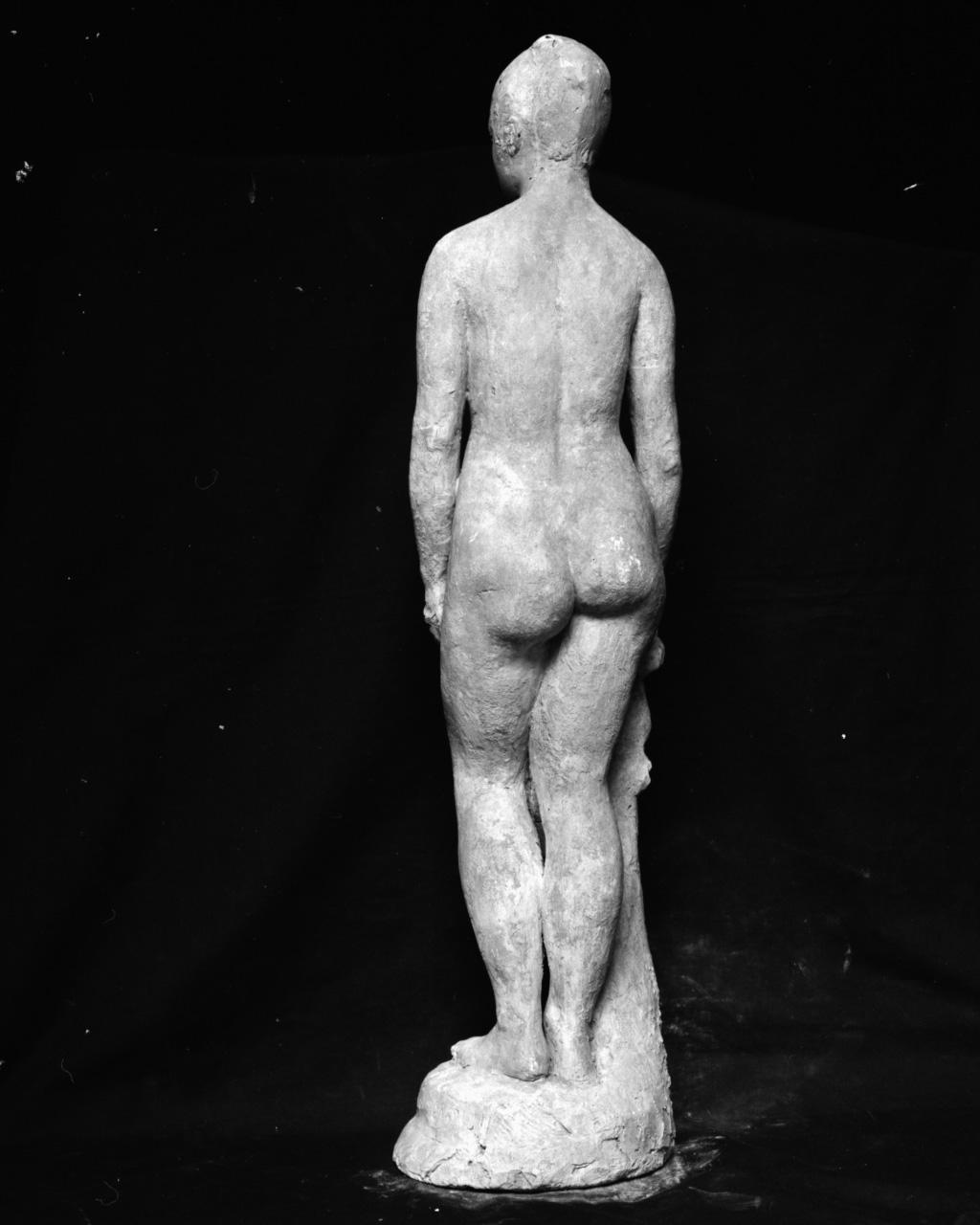 figura femminile nuda (scultura, opera isolata) di Griselli Italo Orlando (prima metà sec. XX)