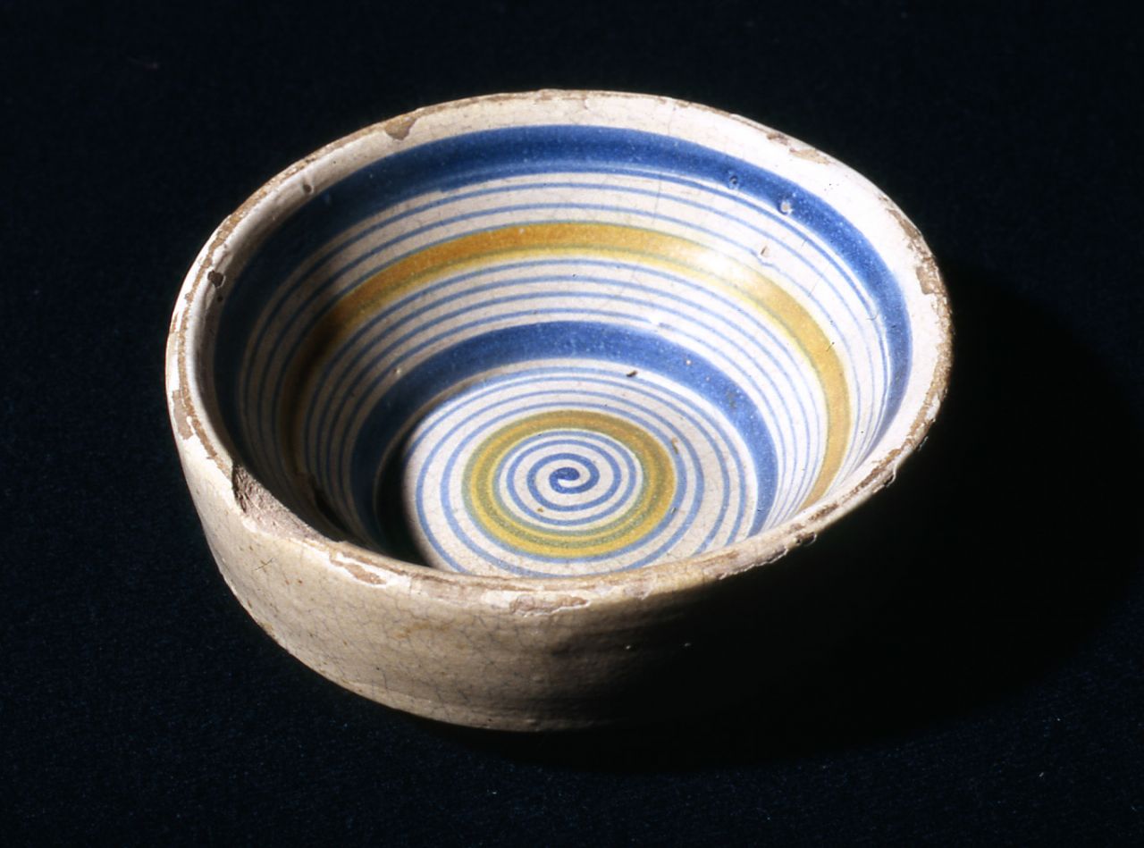 ciotola - manifattura toscana (secc. XIV/ XV)