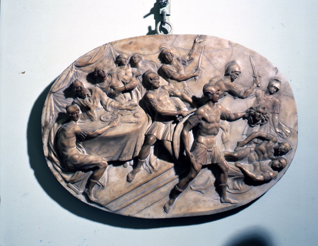 Perseo combatte contro Fineo e i suoi compagni (rilievo) - bottega fiorentina (seconda metà sec. XVI)