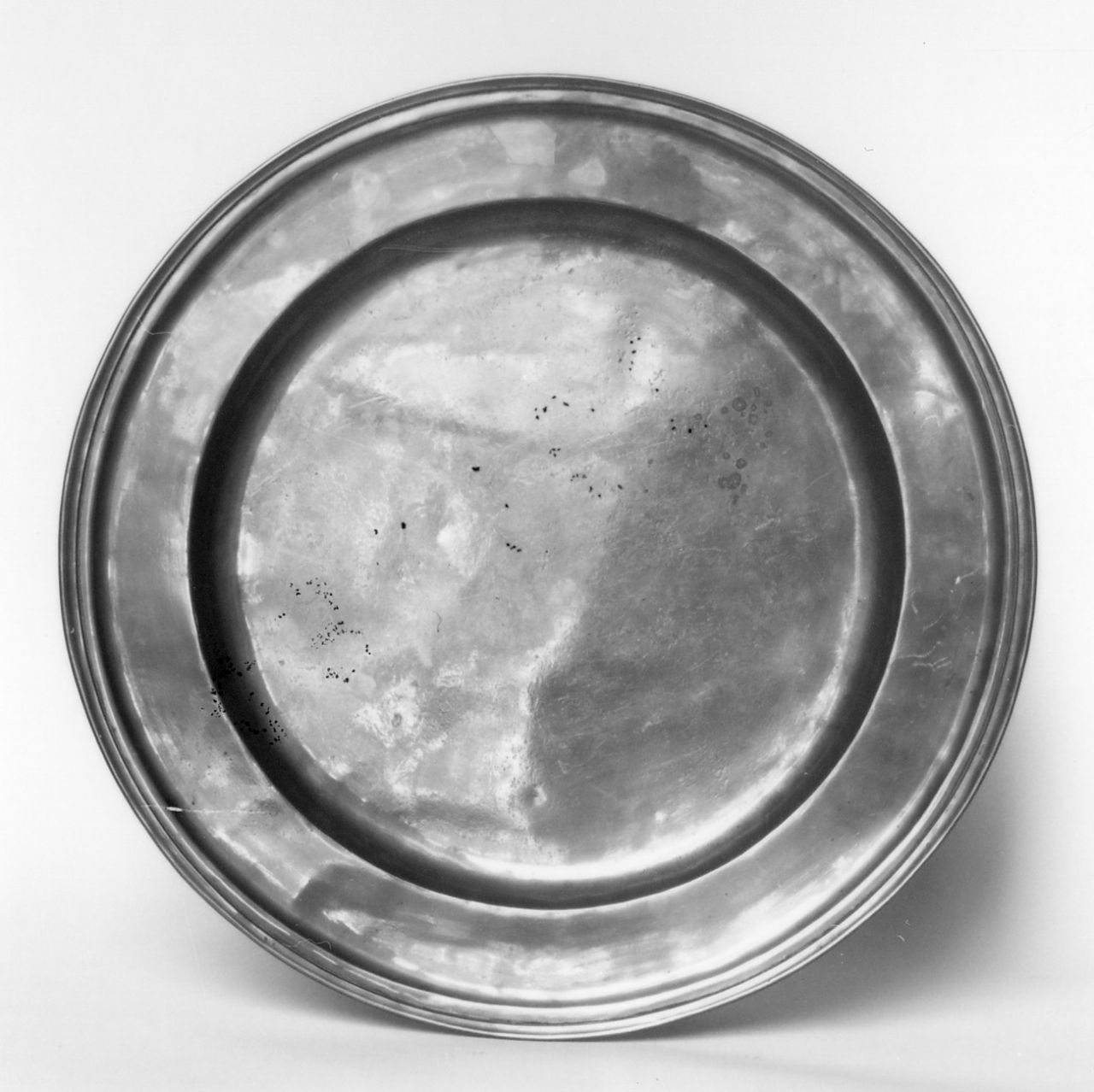 vassoio - bottega italiana (seconda metà sec. XVII)