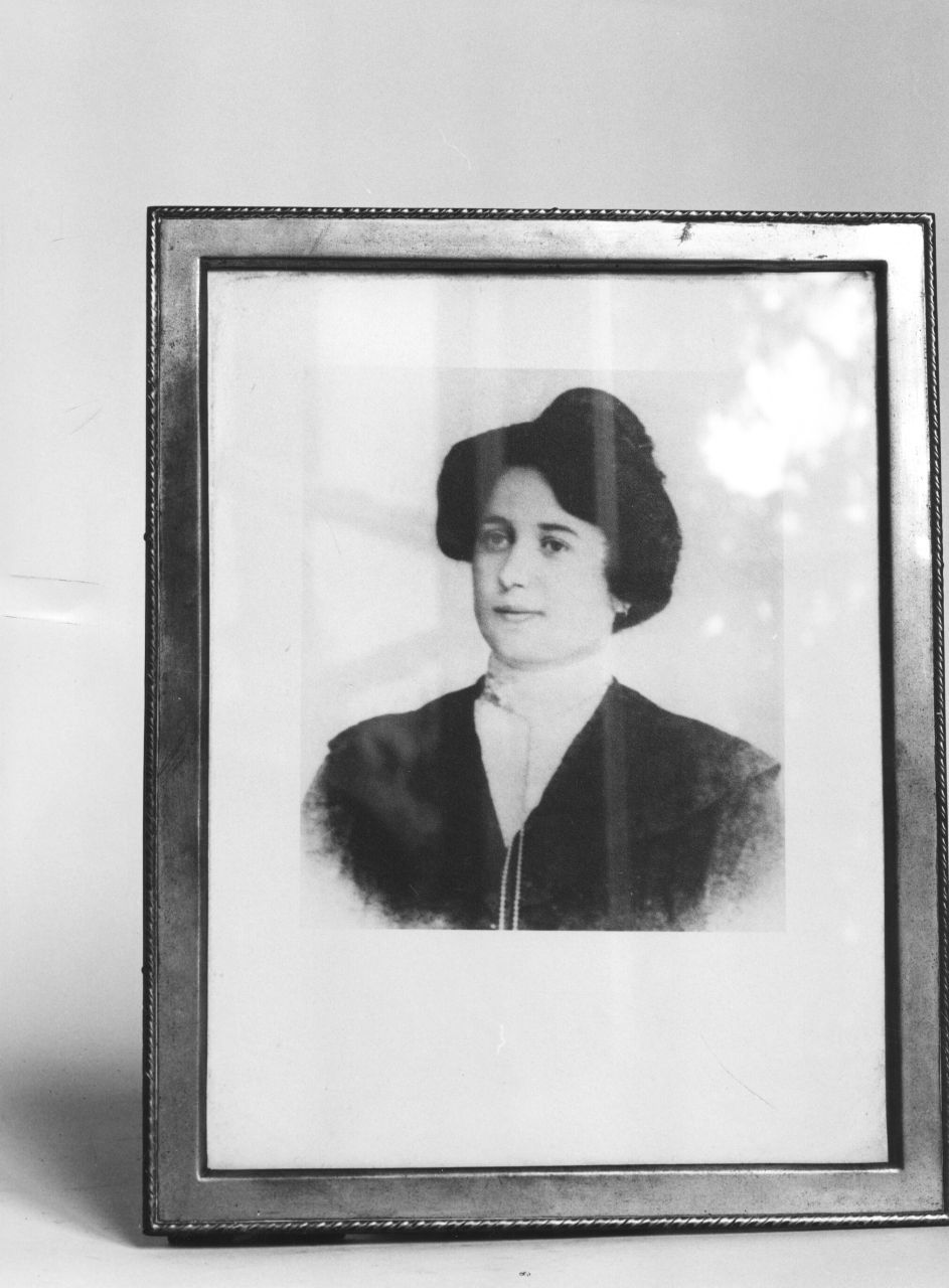 portaritratti - bottega italiana (primo quarto sec. XX)