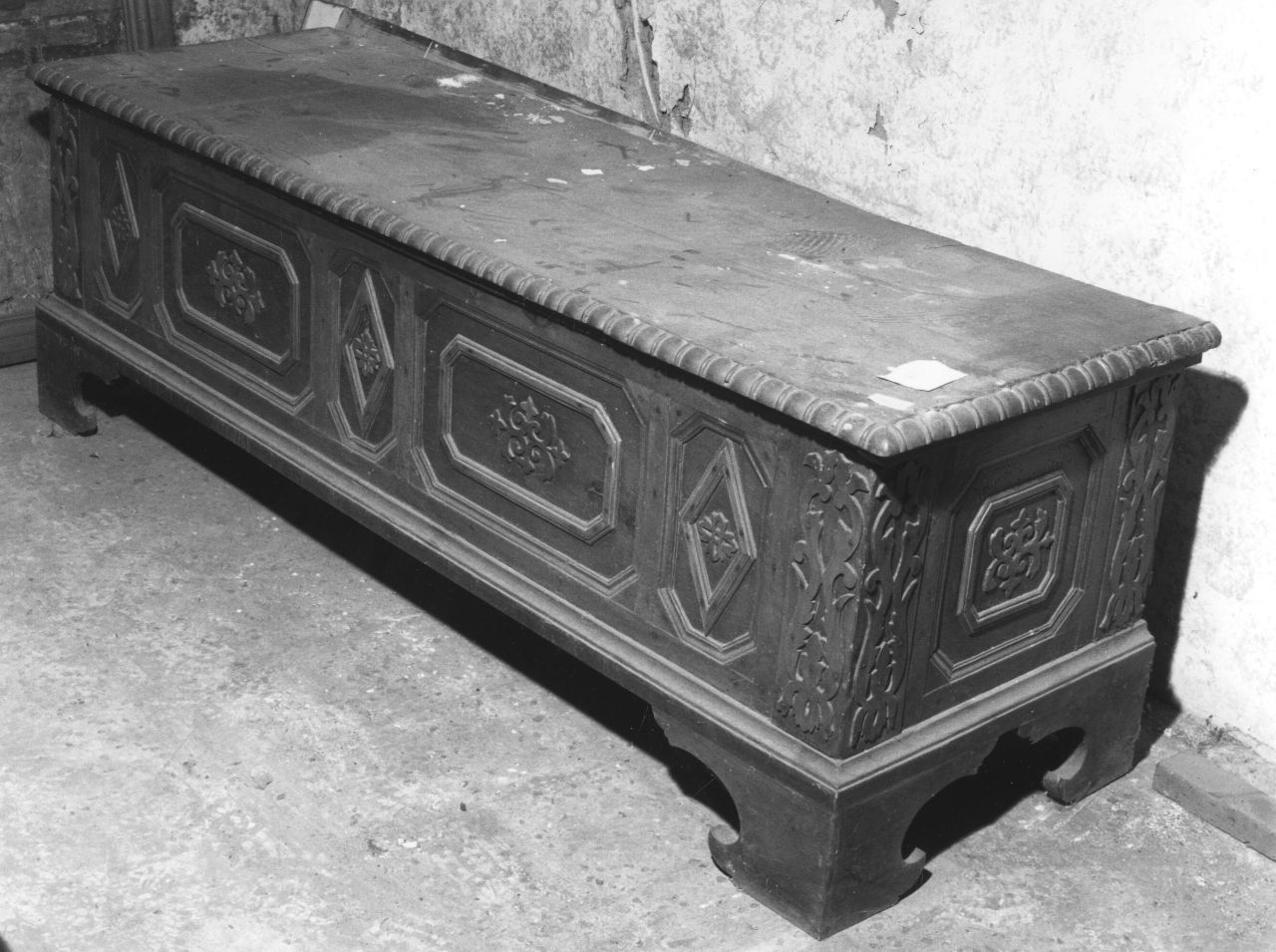 cassapanca - manifattura toscana (secc. XIX/ XX)