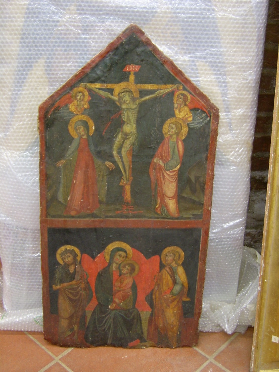 Cristo crocifisso/ Madonna con Bambino con San Giovanni Battista e San Giovanni Evangelista (dipinto) - ambito toscano (sec. XIV)