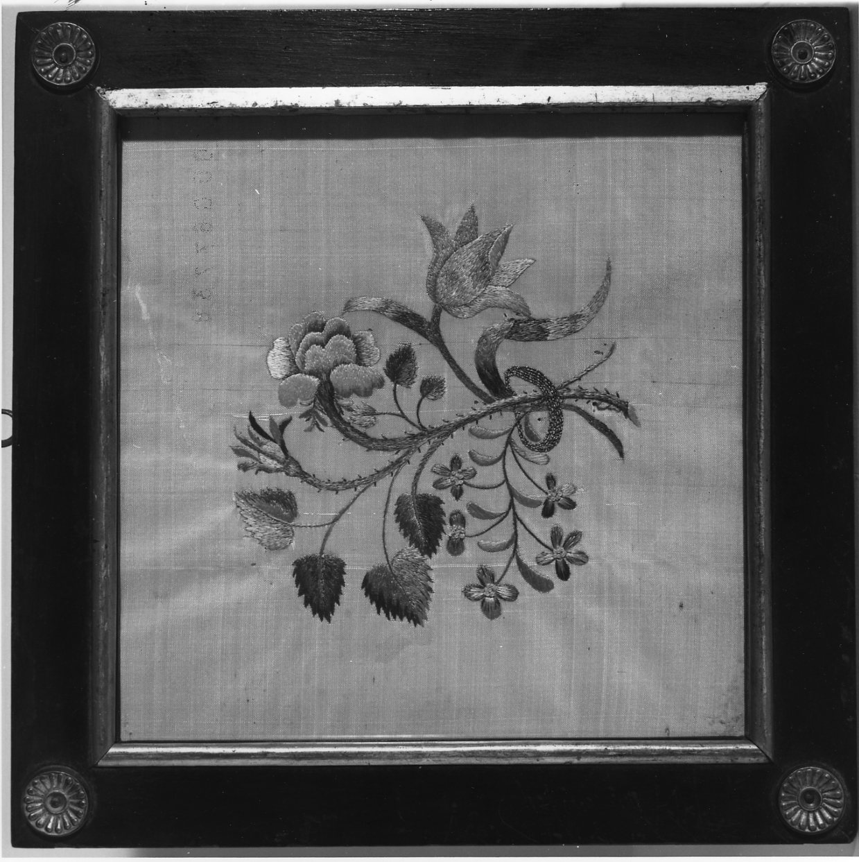 mazzo di fiori (tessuto, opera isolata) - produzione italiana (prima metà sec. XX)