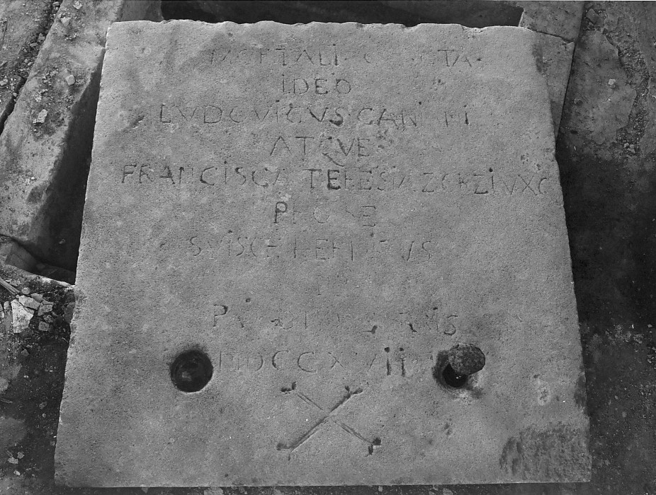 lapide tombale - manifattura vicentina (sec. XVIII)