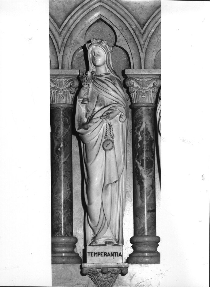 Temperanza (statua, elemento d'insieme) di Arrighini Luigi (secondo quarto sec. XX)