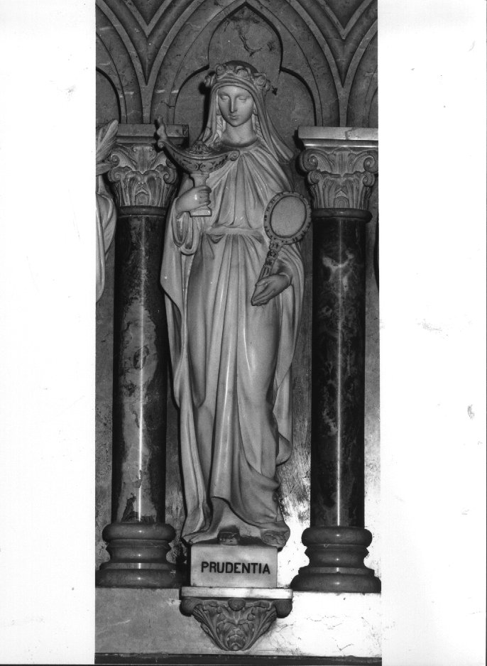 Prudenza (statua, elemento d'insieme) di Arrighini Luigi (secondo quarto sec. XX)