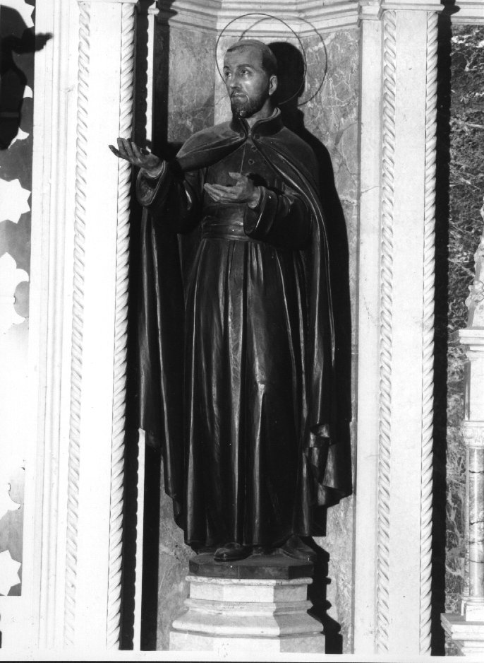 Santo (statua) di Moroder Vincenzo (secondo quarto sec. XX)