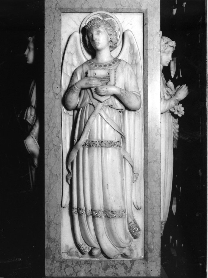 angelo musicante (rilievo, elemento d'insieme) di Arrighini Luigi (bottega) (sec. XX)