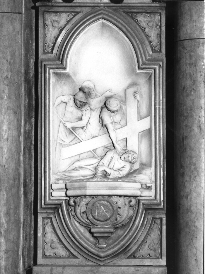 stazione IX: Gesù cade sotto la croce la terza volta (rilievo) di Pighi U (secondo quarto sec. XX)