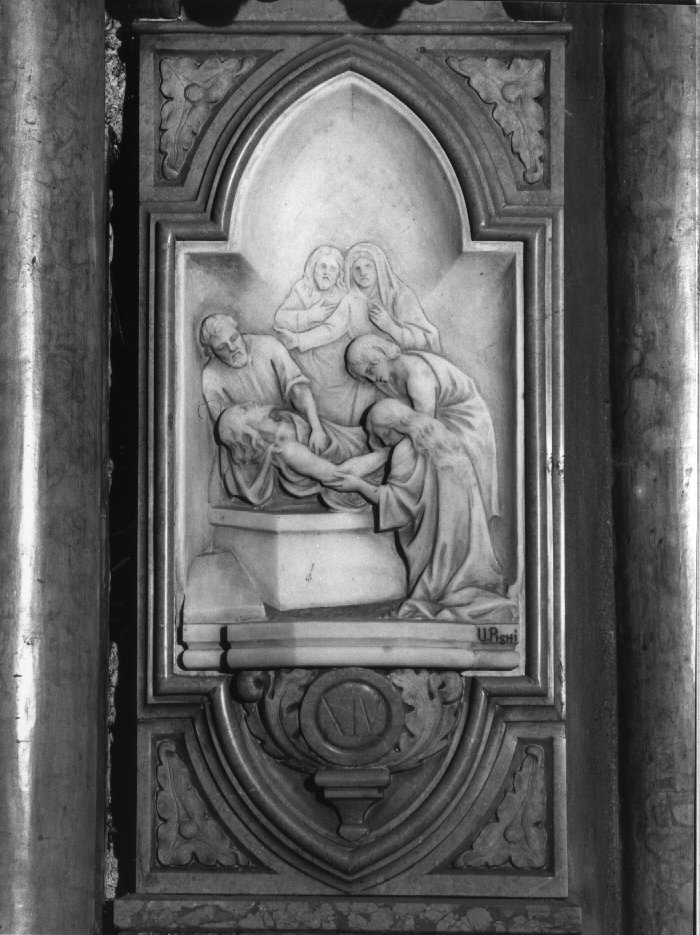 stazione XIV: Gesù deposto nel sepolcro (rilievo) di Pighi U (secondo quarto sec. XX)