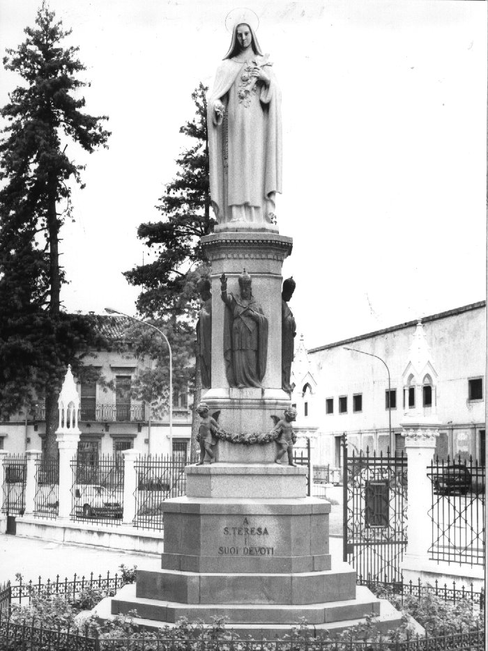 Santa Teresa del Bambino Gesù (statua, elemento d'insieme) di Banterle Francesco (sec. XX)