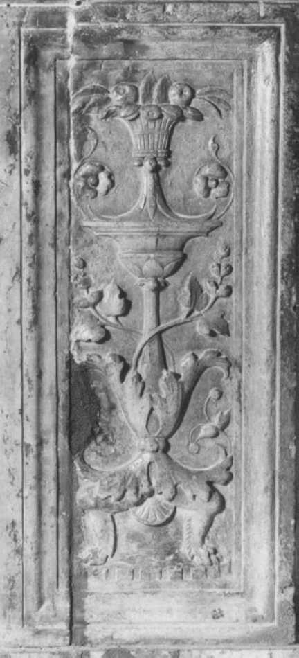 motivi decorativi a candelabra (rilievo) - ambito veneto (prima metà sec. XVI)