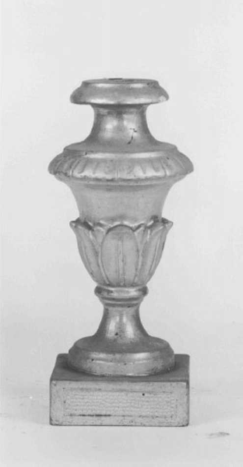 vaso d'altare con composizione floreale, serie - ambito veneto (prima metà sec. XIX)