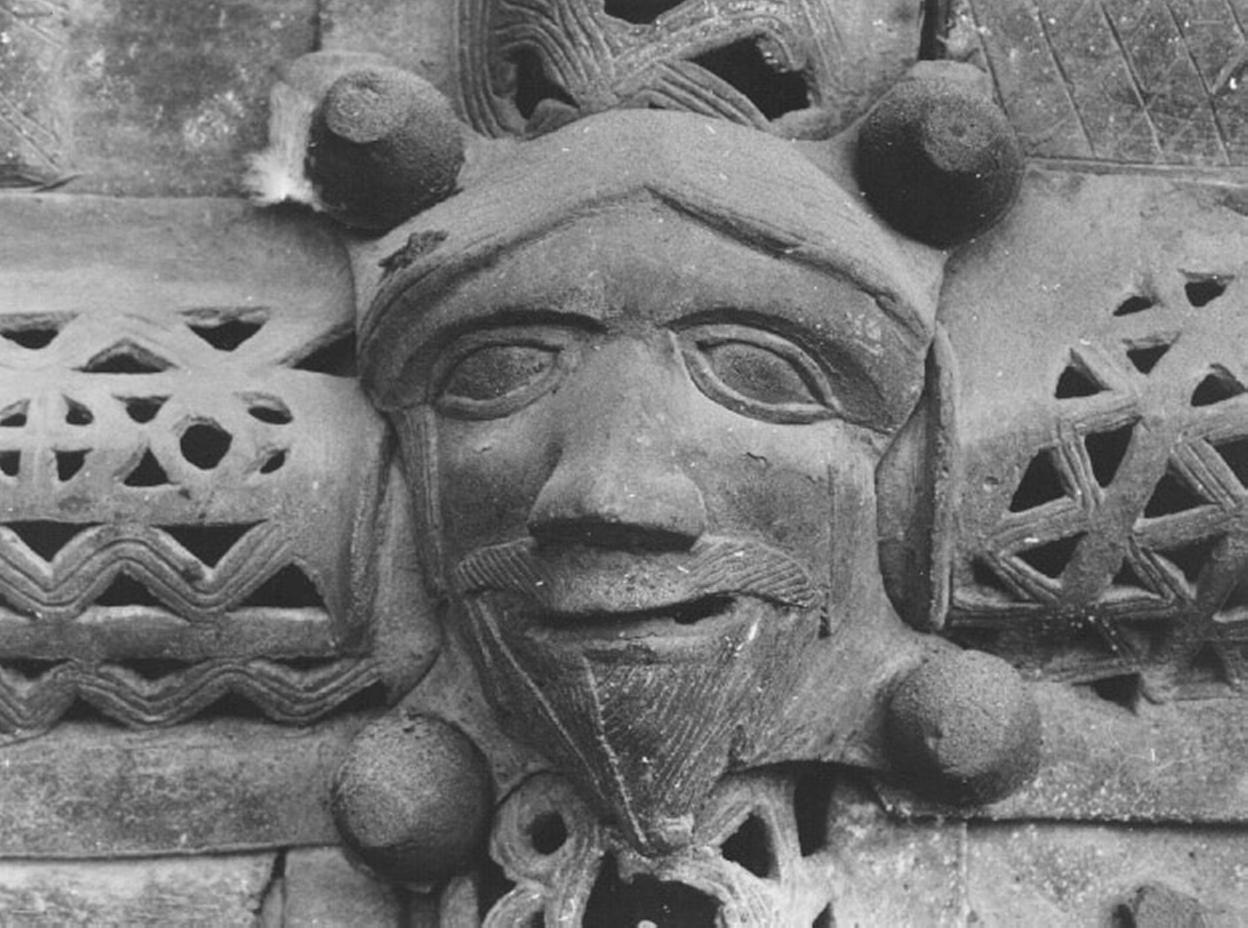 testa d'uomo con barba (rilievo, elemento d'insieme) di Primo Maestro Del Portale Di San Zeno (e aiuti) (sec. XII)