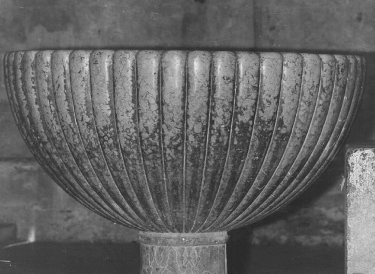 vasca di acquasantiera, elemento d'insieme - ambito veneto (sec. XVII)