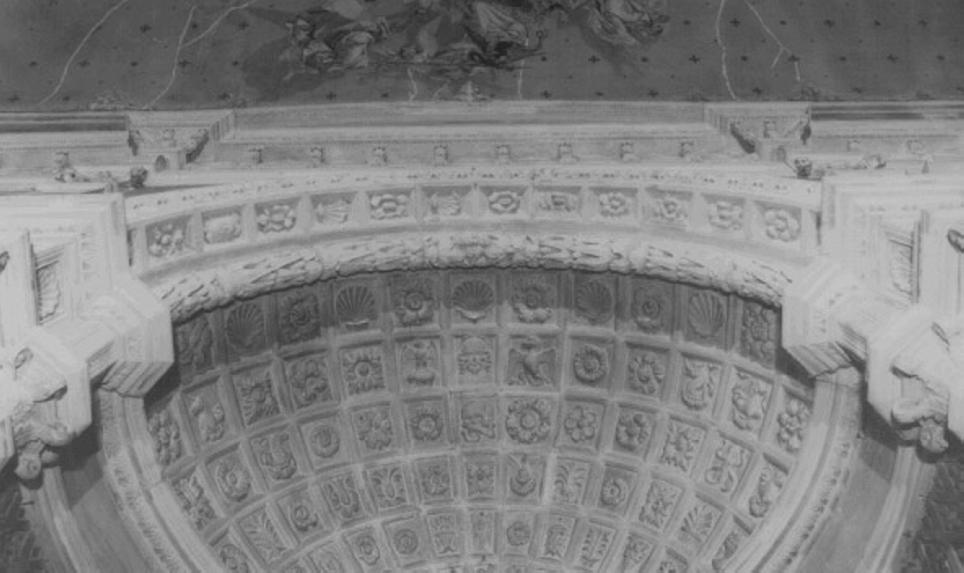 motivi decorativi a cassettoni con rosette (rilievo) di Giovanni Di Giacomo Da Porlezza (attribuito) (secc. XV/ XVI)