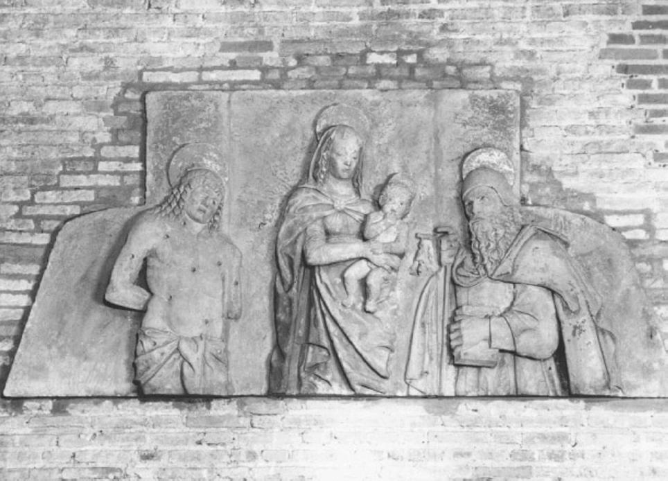 Madonna con Bambino e Santi (rilievo) di Angelo Di Giovanni Da Verona detto Maestro Agnolo (attribuito) (sec. XV)