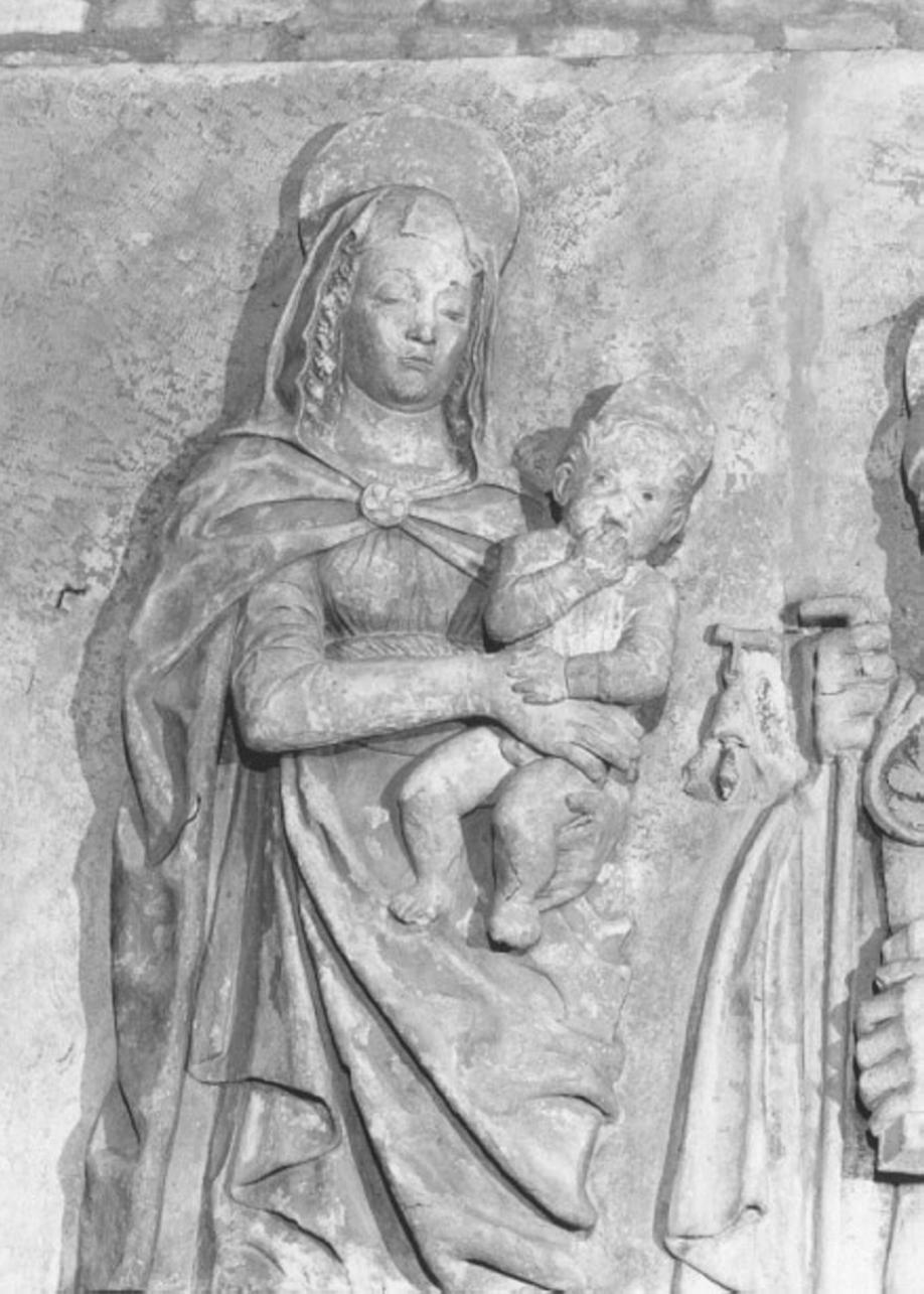 Madonna con Bambino (rilievo) di Angelo Di Giovanni Da Verona detto Maestro Agnolo (attribuito) (sec. XV)