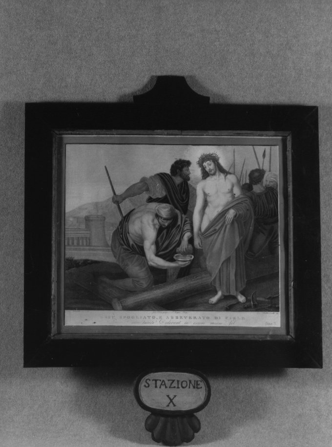 stazione X: Gesù spogliato e abbeverato di fiele (stampa) - ambito veneto (sec. XIX)
