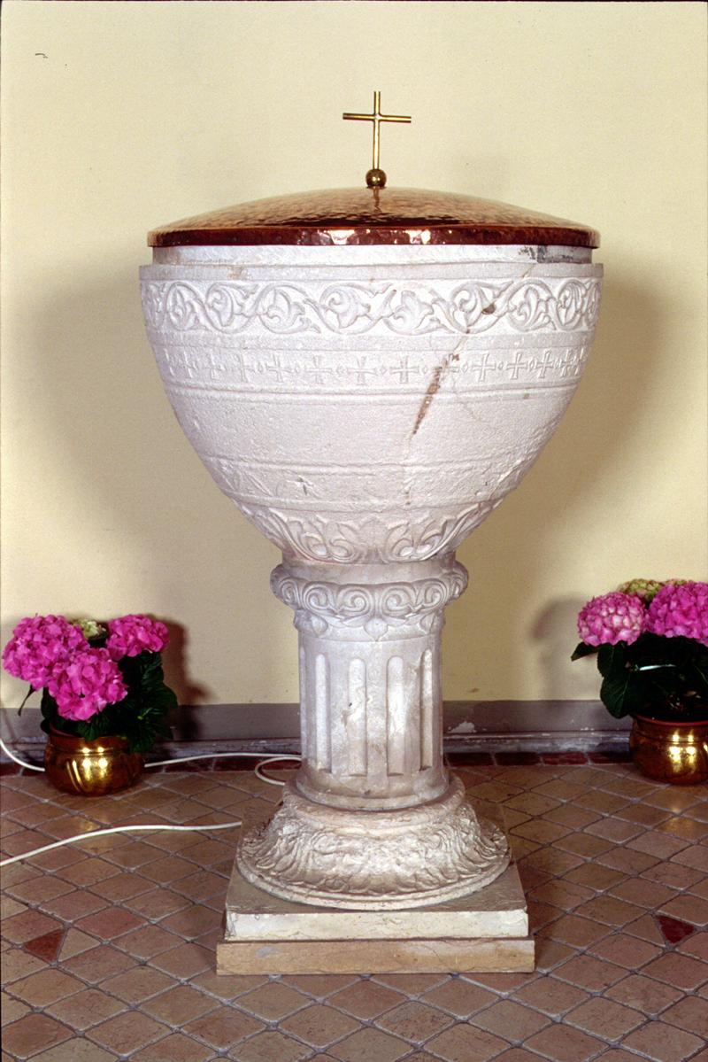 fonte battesimale - a fusto - manifattura veneta (sec. XIX)