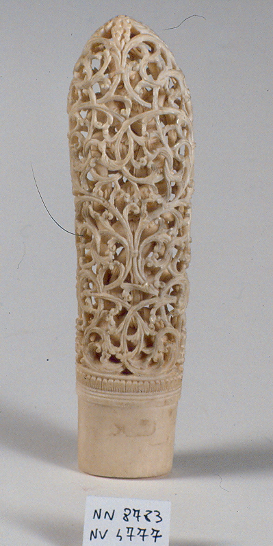 motivi decorativi vegetali (impugnatura, opera isolata) - manifattura di Giava (secc. XVII/ XIX)