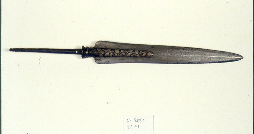 motivi decorativi floreali (pugnale, opera isolata) - manifattura di Giava (secc. XVII/ XIX)